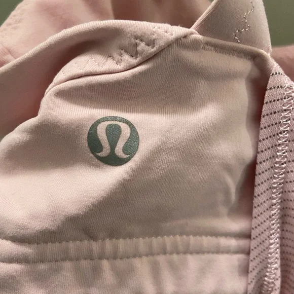 Lululemon Run: Back On Track Tank with cinch-able drawstring - Picture 9 of 10